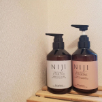 今日はこちら。※提供ですNIJIRHYTHMICシャンプー&トリートメントのつづきレポ。シャンプーはノズルとれなくてそのまま蓋あけて使った笑♡香りが強くなくて上品って前も書いたと&hellip;のInstagram画像