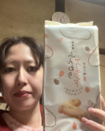 ふんわりアーモンド きなこ味軽い食感で歯が弱いお母さんでも食べられました😊ふんわりしてて口の中で溶けます👄甘さは程よい甘さで甘すぎないので何個でもペロリできちゃいます。アーモンドが良いアクセ&hellip;のInstagram画像