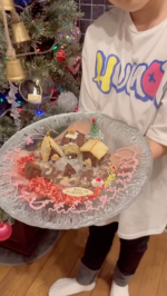 昨日次女と手づくりキット【おかしのまちをつくろう】@kyoritsu_kitchen⁡でおかしのお家を作ったよ🏠⁡バターを室温に戻してクリーム状になるまで練る工程を間違って⁡室温&hellip;のInstagram画像