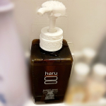 ．，使ってみて、泡立ちがよかったし、これだけでいいから時短で洗えるのが赤ちゃんいる身としてはすごく助かる🥹産後頭皮のベタつきも少しずつ落ち着いてきたかも😗．そしてオールインワンだけどパサパ&hellip;のInstagram画像