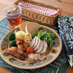 .黒烏龍茶を普段の食事に合わせてpic1.2はクリスマスの残り物でのランチpic3は米粉のお好み焼きpic4はお味噌汁だけ作ってスーパーで買ってきたカニちらし烏龍茶（水仙種）100％を使&hellip;のInstagram画像