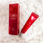 シャルレ様のエタリテ アイ エッセンスクリーム〈目もと用クリーム〉をお試しさせていただきました✨手にとりやすい細めのチューブで、とても伸びのいいテクスチャーで目元に馴染ませやすい😳夜に使ってい&hellip;のInstagram画像