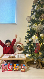 .クリスマス🎄みんな素敵な思い出出来たかな？🎅.我が家は今年初めて @glico_direct 様のグリコを用意してサンタさんのお迎えをしたよ♡.欧米ではクリスマスイブにサンタさんへビ&hellip;のInstagram画像