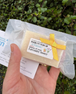 アンティアンの人気No,1手作り洗顔石鹸クイーンオブソープラベンダーハニー🍯🐝メイクも落とせて、毛穴の黒ずみもスッキリなのにシットリ潤おう、お肌に優しいせっけん❣️洗面所において&hellip;のInstagram画像