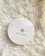 乾燥肌でもなめらかにカバー！セラフォアエッセンスパウダー　をお試しさせていただきましたとにかく乾燥肌なのでうるおいフェイスパウダーは嬉しいなぁと気になっていました(^^)色は3色あり私はナチ&hellip;のInstagram画像