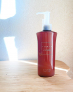 ⁡⁡デザインチェンジした『ハイスキン　モイストジェルN』って使ったことある？⁡⁡冬のこの季節、肌が乾燥するとかゆくなったり白くなったりすることがあるから⁡⁡お風呂上りの乾燥対策で&hellip;のInstagram画像