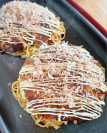 こんにちは昨日から気温低めの西宮です。今日のお昼ご飯はこれ作りました。#モダン焼き食後の後は避難用品の確認と入れ替え。こんな時だからこそ、自分達に普段からできる事しておかないとね。ス&hellip;のInstagram画像