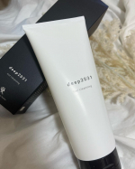 ぷるぷる、少しかためのテクスチャーでしっかりメイクに馴染んでくれます。洗い流すとぬるぬるするクレンジングも多いかと思いますがそんなに気になりませんでした。普段はオイルタイプのクレンジングを使用し&hellip;のInstagram画像