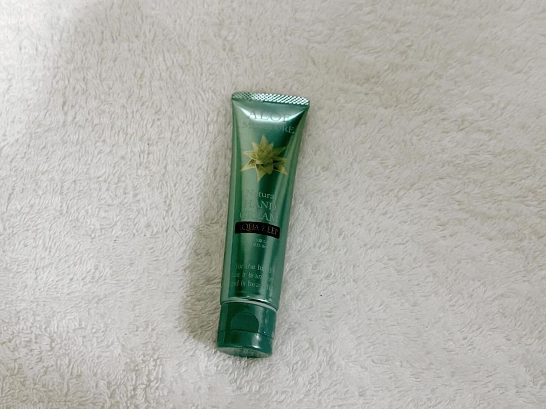 口コミ投稿：アロエモイスチャー ハンドクリーム♡ベタつきもなく、しっとりとした使い心地。この…
