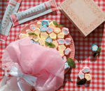 💐年齢と共に減少するお肌の潤いや弾力を支えるコラーゲンが手軽に補給できる新田ゼラチンさまの【　ハピコラスティック　】モニターさせていただきました🍀✳️魚由来低分子コラーゲンペプ&hellip;のInstagram画像