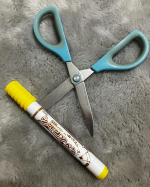 株式会社KAWAGUCHI様提供のシリコンペン‪‪𓂃 𓈒𓏸✎ハサミ✂️とか針🪡とかファスナーにオススメ🙆&zwj;♀️工作用のノリがくっついて切れ味悪かったハサミに塗ってしばらく置いてたらシャキって&hellip;のInstagram画像