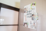 .冷蔵庫にマグネットぺたり⸒⸒実家み〜🏠🤣⁡⁡この前紹介した【みんなのバッジ】アプリで実はマグネットも作れると言うことで七五三の写真を使って年末年始の帰省時にばぁば と ひぃばぁば&hellip;のInstagram画像