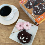 ・共立食品のバレンタインキット「ねこプチガトーショコラキット」で、一足お先にバレンタインのお菓子作り♪・準備する材料は、卵と牛乳とバターだけ🙆&zwj;♀️普段から自宅にあるものばかりなので、このキッ&hellip;のInstagram画像