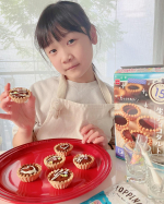 週末､共立食品さんの手づくりキットを使ってのあと2人で生チョコタルト作り🥧🍫小学生でも簡単だから終始楽しそうなのあちゃん🤭ココア振ったりお絵描きしたりとっても可愛いタルトが完成しました❣️10&hellip;のInstagram画像