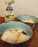 豆乳花(トールーファ)作ってみました！豆乳のにおいや味が嫌だという人もいますが 、私はその豆乳の味が大好きです きっと初めに美味しいの知ったから好きになれたんだと思います 豆乳のにおいや味を消すこ&hellip;のInstagram画像