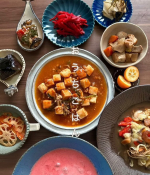 連休の最終日の晩御飯はこれにすると朝から決めてました😏作り置きとBIDISHの冷凍惣菜3品。u0040pola.bidish 今日も仕事だったけど家に帰って20分くらいで晩御飯完成！&hellip;のInstagram画像