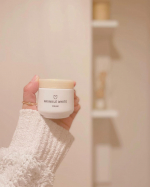 𓂃💆🏻&zwj;♀️𓈒𓂂𓏸⁡こっくり濃厚なテクスチャーでしっかり保湿してモチモチ肌になる✨˗ˏˋ 薬用リンクルホワイト クリームˊˎ˗⁡シワ改善と美白の𝖶の効果が認められたナイアシンアミドを配合&hellip;のInstagram画像