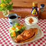 .1月の終わりにご紹介したアマニオイルその時はお手軽に朝食のヨーグルトや麹甘酒に加えてみましたが、その後も継続して様々なものに😆2週間ほど毎日小さじ1杯を目安に🍀スープやパスタに加えたり、サ&hellip;のInstagram画像