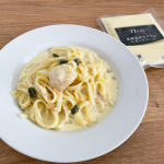 ・お休みの日のランチにニップンの通販限定、冷凍生パスタ＆ソース「nest（ネスト）」シリーズの「北海道産ホタテのレモンクリーム」と「イカ墨」を食べてみました❤️・どちらも生パスタがモッチモチで、&hellip;のInstagram画像