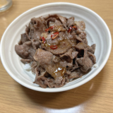 「焼肉丼にしましたー！」の画像（2枚目）