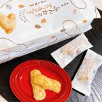 🍘#PR #もち吉 モニプラさんからいただきました。もち吉さんの【ふんわりアーモンドきなこ味】スナックとおせんべいの間みたいな、ふわっとやわらかな口当たりのおせんべい🌟サクッとしてて&hellip;のInstagram画像