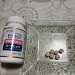 1日6粒飲むだけの森下仁丹のヘルスエイドローズヒップ。飲み始めて3ヵ月余りがたちました。今はヘルスエイドローズヒップのほろ苦い風味にも慣れ、飲むことが朝食後の習慣となっています。お腹の厚みが薄く&hellip;のInstagram画像