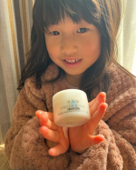 親子で使える無添加とろける保湿バーム✨乾燥の季節、私も子供もかさつきやすいのでしっかり保湿できるのは良いですね✨匂いも全く気にならないし子供も嫌がらず塗り塗りしてくれました💝最初に手に&hellip;のInstagram画像