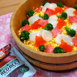 .昨日のひな祭りの散らし寿司出汁昆布と清酒を加えて気持ちかために炊いたご飯に調味酢を混ぜた酢飯に、トッピングは錦糸卵とホタテといくら、ブロッコリー、そして金時人参のように見えるのは、調味酢にドラ&hellip;のInstagram画像