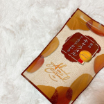 \もち吉自慢のおかき/絶品キャラメルアーモンドおかき 袋入り表面がサクッとした軽い食感にアーモンドがカリッとアクセント⁉️濃厚なキャラメル風味に甘ったるさはなくて後味はあっさりして美&hellip;のInstagram画像