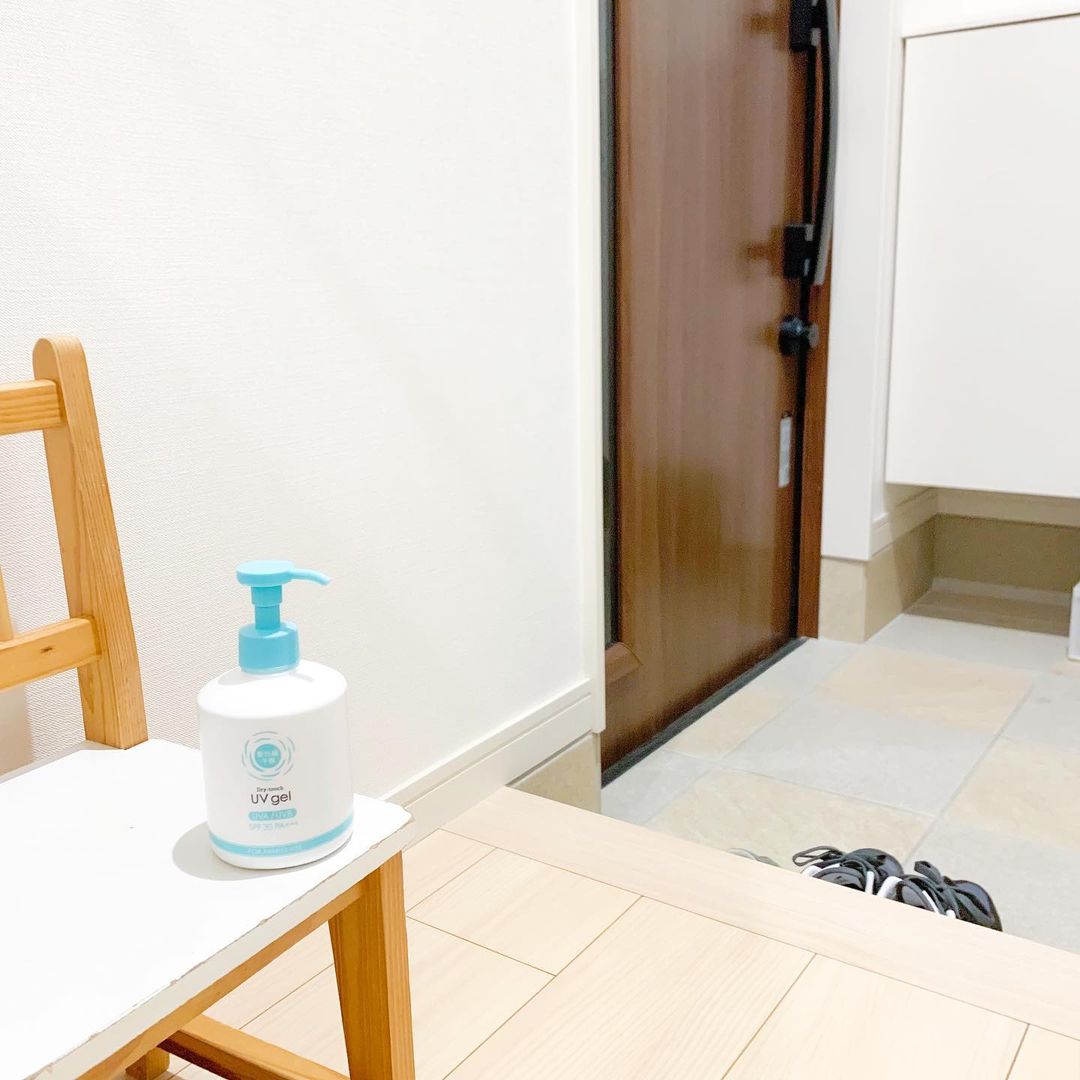 口コミ投稿：.大容量のポンプ式で使いやすい日焼け止め𖤐ˊ˗　　　玄関に置いておけばお出掛け前に…