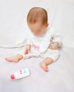悩んでます&hellip;お風呂に入ると、いつも娘がおっぱい飲もうとするんです🤣ちょうど目の前にあるから(笑)かな&hellip;？たぶん、お風呂＝おっぱい飲む場所　と勘違いしてそう🥹どうしたらやめるかな？🙈&hellip;のInstagram画像