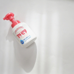 ✎𓂃....娘にアトピタしか使ったことない😳産まれてからずーーっとアトピタ🤣みんなは何使ってるのかな😳.@atopita_official sama🎀..💡保湿全身泡ソープ&hellip;のInstagram画像