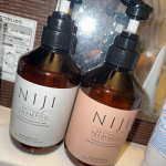 NIJI RHYTHMICシャンプー＆トリートメント⁡使い続けるとまとまりやすくなるし、髪の毛サラサラになるしツヤも出てくる💕いいところしかないです🙆&zwj;♀️カラーの持ちもいつもよりいい気がす&hellip;のInstagram画像