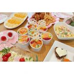 🎎🌸お誕生日会で便利さに気づき、今日もちらし寿司に使ったんだけど、ちっちゃい使い捨てカップにメインのお料理入れておく方式にするとパーティーの時すごい楽#ひな祭り #ひなまつりごはん #おうち時間&hellip;のInstagram画像