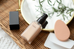 💄❤️🤍HABAさまよりナイアシンアミド配合の薬用タイムケアリキッドファンデーションとスポンジセットをお試しさせていただきました🥰お化粧は毎日するものだから、できる限り肌に負担がないものがいい&hellip;のInstagram画像