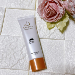 Denovis ノンケミUV下地 ✨ スキンケアブランド『デノヴィス』より「ノンケミUV下地」が新登場しました🩷 敏感肌の方でも安心してご使用いただける低刺激ノンケミカル(※)処方。 国内最高値の&hellip;のInstagram画像