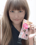 白髪かくしも、まとめ髪も、これ１本で完了💖テンスターヘナ 白髪用カラースティック✨を母の日のプレゼントにしようと思いました🎁💐髪をまとめた瞬間に飛び出す白髪や、アホ毛にサッと直塗するた&hellip;のInstagram画像