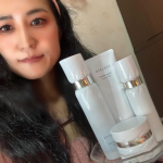 🤍アテニア ドレススノー🤍ライン使いをして1カ月が経ちました💘しっとり感が起きに入りのこの子たち₍˄&middot;͈༝&middot;͈˄₎◞︎&nbsp;̑̑ෆ⃛🥂ドレススノーフェイシャルウォッシュ潤いを感じるテクスチャー&hellip;のInstagram画像