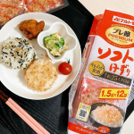 🐟かつおぶしで有名なマルトモさん。プレミアムなかつおぶしを、25ミクロンまで薄く削った【プレ節ソフトけずり】です。1ミクロン＝1mmの1/1000なんだって！ふわふわで柔らかくって、口に&hellip;のInstagram画像