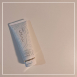 【PR ♡ ちゅらさんご】クレンジングの後、洗顔代わりに薬用美白パックができるフェイストリートメント。沖縄大好きな私が食いつかないわけがない👙やや固めの真っ白なクリームを 乾いたお顔に伸ばして30&hellip;のInstagram画像