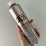 .脇汗に悩む私の新たな相棒❣️✨.それがマックスの『デオパチ』です🤩.ネーミングから目を引くこのアイテムは、制汗剤ではなく炭酸を使った脇用洗浄料‼️想像以上に、炭酸がパッチパチです🤣✨&hellip;のInstagram画像