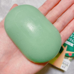 以前も紹介したピーリング石鹸！気に入って使い続けてます✨️🙌《商品名》株式会社ペリカン石鹸森のピーリング石けん《商品詳細》 気になる体のくすみ・ザラつきを天然由来成分でオフし、すっきり&hellip;のInstagram画像