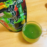 @gyokuroen 様の濃いグリーンティー🍵好みの濃さに出来るしサッと溶ける☺️今回はお湯に溶かしたけど牛乳も美味しい😋ホッとひと息です♪#PR #玉露園 #濃いグリーンティー #玉露園のグ&hellip;のInstagram画像