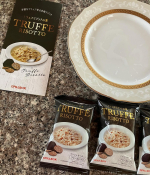 モニプラでいただいたフリーズドライ製法のトリュフリゾットの素についてのレビューです。ほかほかご飯にのせて、お湯をかけて、混ぜるだけ。たった３０秒で本格トリュフリゾットが作れるんです💖レストラン&hellip;のInstagram画像