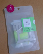 株式会社KAWAGUCHIポケおりキット　蛍光イエロー糸つきで、すぐ楽しめるミニ織り機＋蛍光糸【内容】織り機本体、くし（ホタテの貝殻15％使用）、針、糸とっても小さいミニ織り機です。&hellip;のInstagram画像