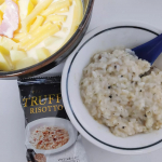 「濃厚トリュフリゾットの素」たった３０秒で本格トリュフリゾットが作れる、フリーズドライ製法のトリュフリゾットの素です。器に温かいご飯を入れ、トリュフリゾットの素を乗せて熱湯を注ぎます。その後&hellip;のInstagram画像