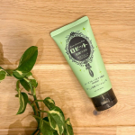 .　夏が近づいてきてわくわくな毎日ですね🌻　暑い日が多くなり、皮脂や汗が気になる季節でもあります☀️　毛穴が詰まるのか手触りもゴワゴワ&hellip;😭　そこでお試しさせていただいたのが、　✨&hellip;のInstagram画像