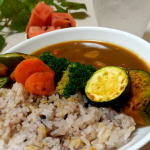 北海道玄米雑穀をお試しさせていただきました🥰北海道産の玄米と雑穀など11種類がブレンドされていて、白米に混ぜて炊くだけで手軽に栄養バランスのとれた玄米雑穀ごはんが食べられる😊玄米って炊くのめん&hellip;のInstagram画像