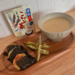 玉露園の減塩昆布茶50g入りで約25杯分作れるよ玉露園のこんぶ茶と比較し30%塩分カットサッと溶けやすいから、冷水でもOKホットでもアイスでも美味しく飲めるし、浅漬けやお料理にも使えて便利&hellip;のInstagram画像