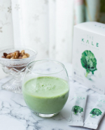 🌱🥛🍌スーパーフード、ケールの青汁、 @kyusai_kale_official さんの「ザ・ケール ミニスティック」をお試しさせていただきました🌱粉末の青汁、ちょっぴりアレンジしてバナナスム&hellip;のInstagram画像